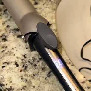 Conair Infiniti Pro Curling Iron wide barrel